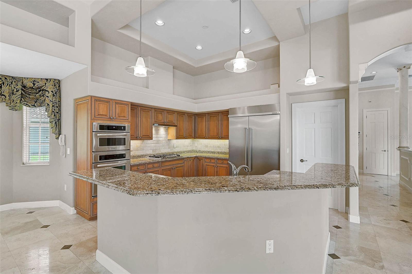 852 MACEWEN DR — photo 11