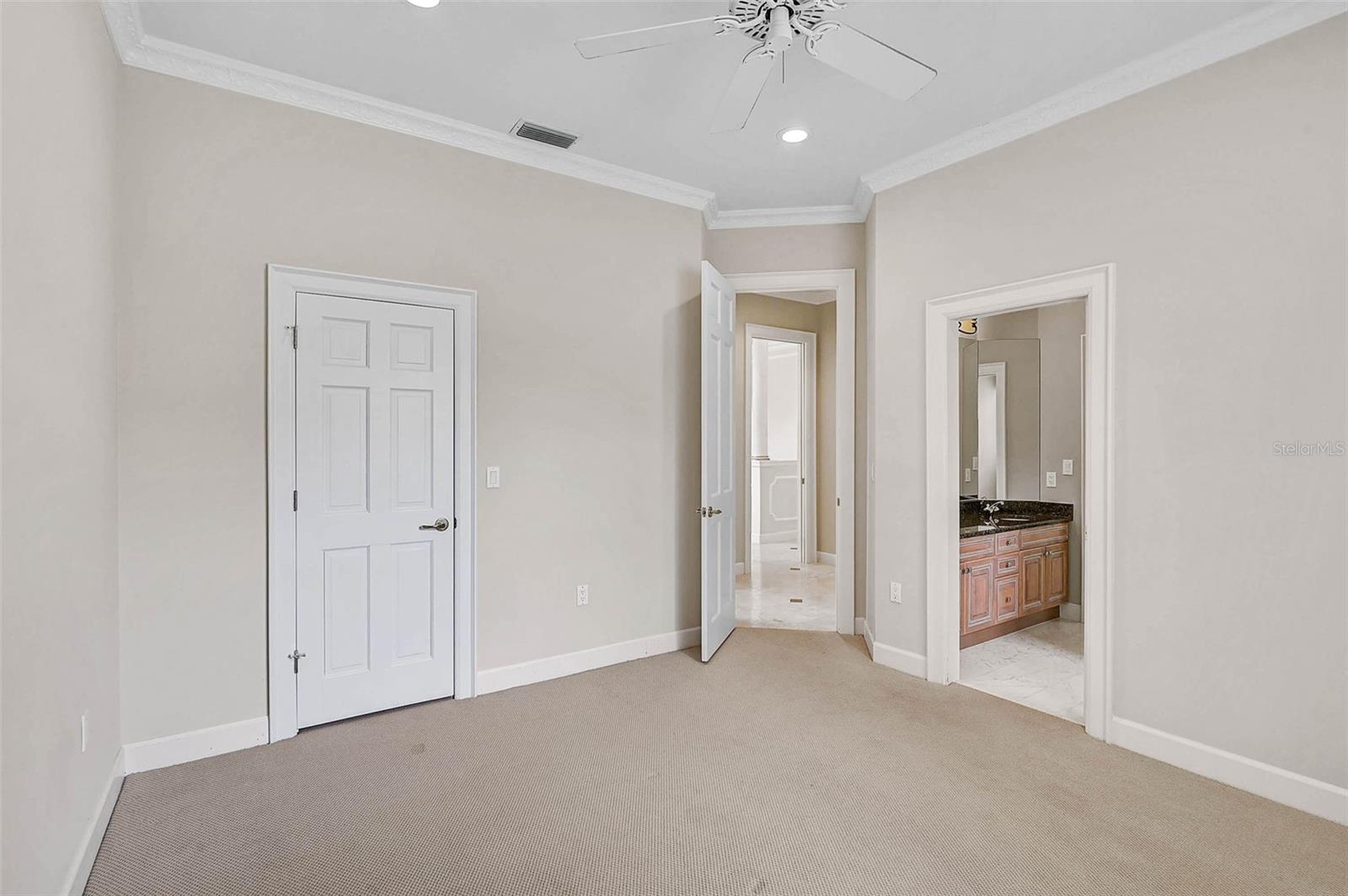 852 MACEWEN DR — photo 36