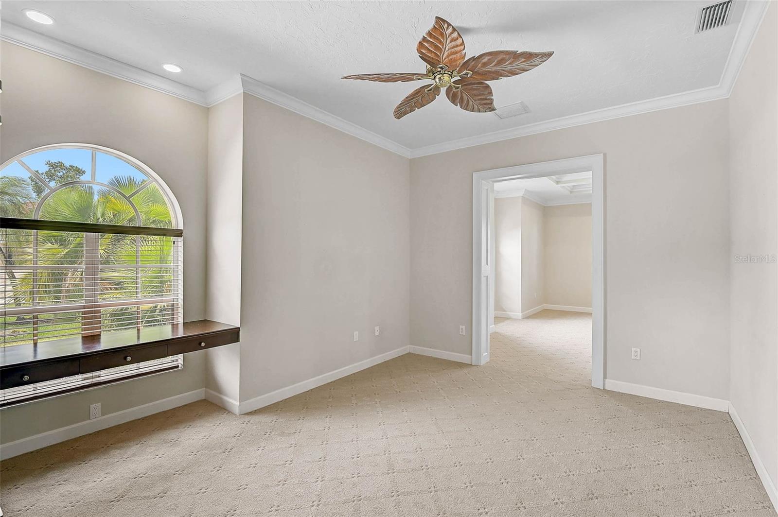 852 MACEWEN DR — photo 19
