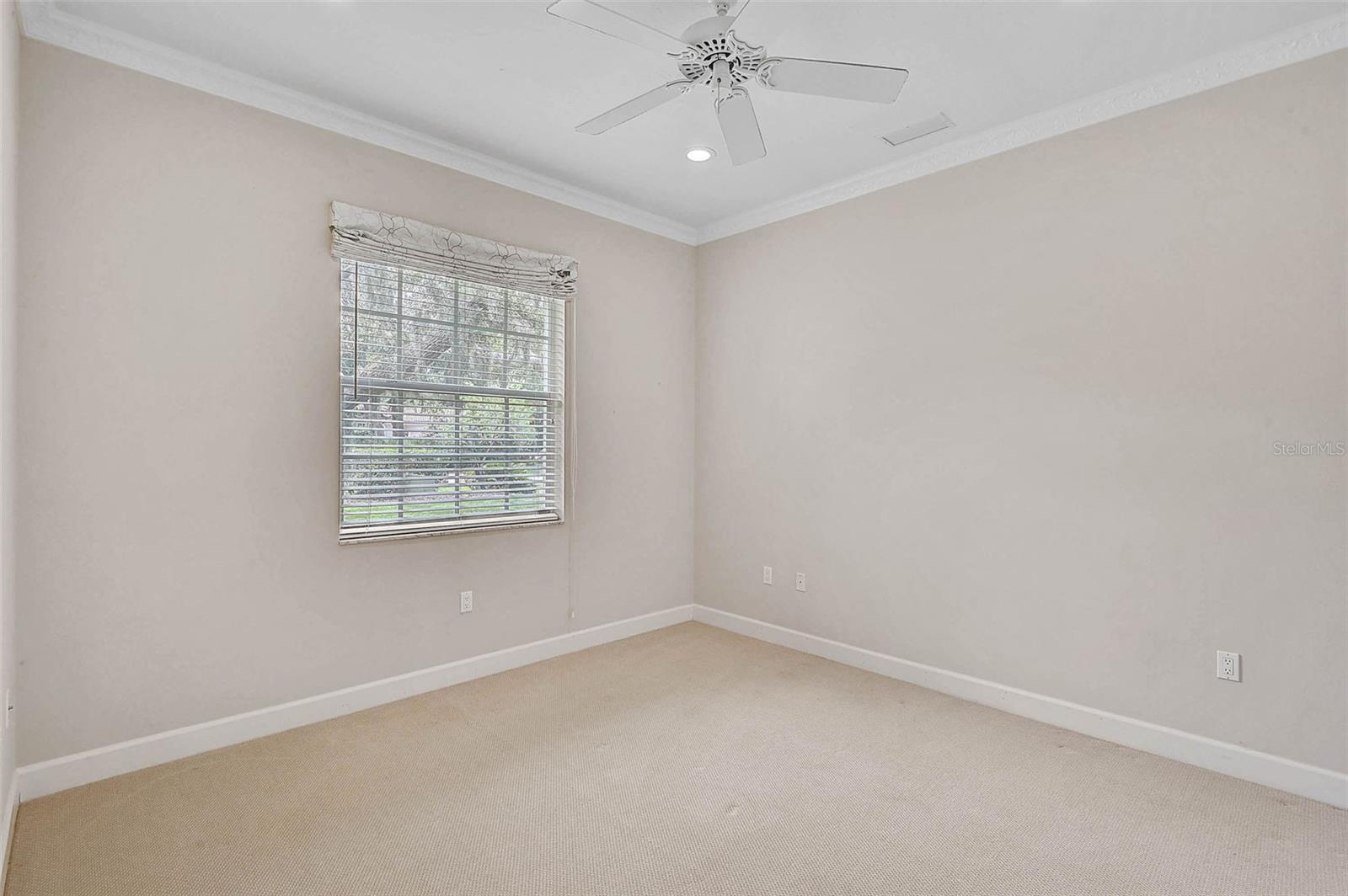 852 MACEWEN DR — photo 35