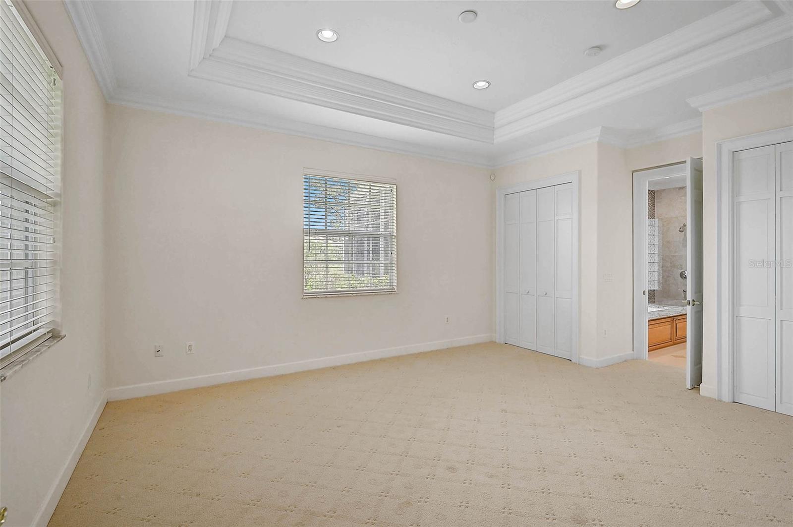 852 MACEWEN DR — photo 23