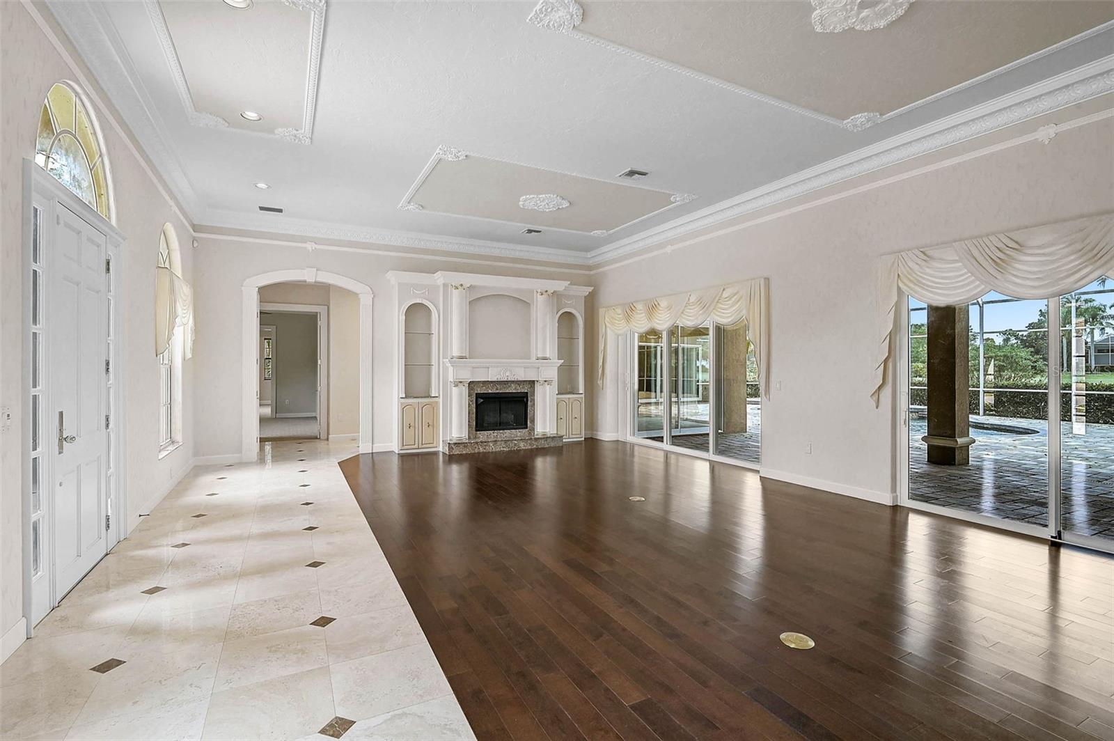 852 MACEWEN DR — photo 8