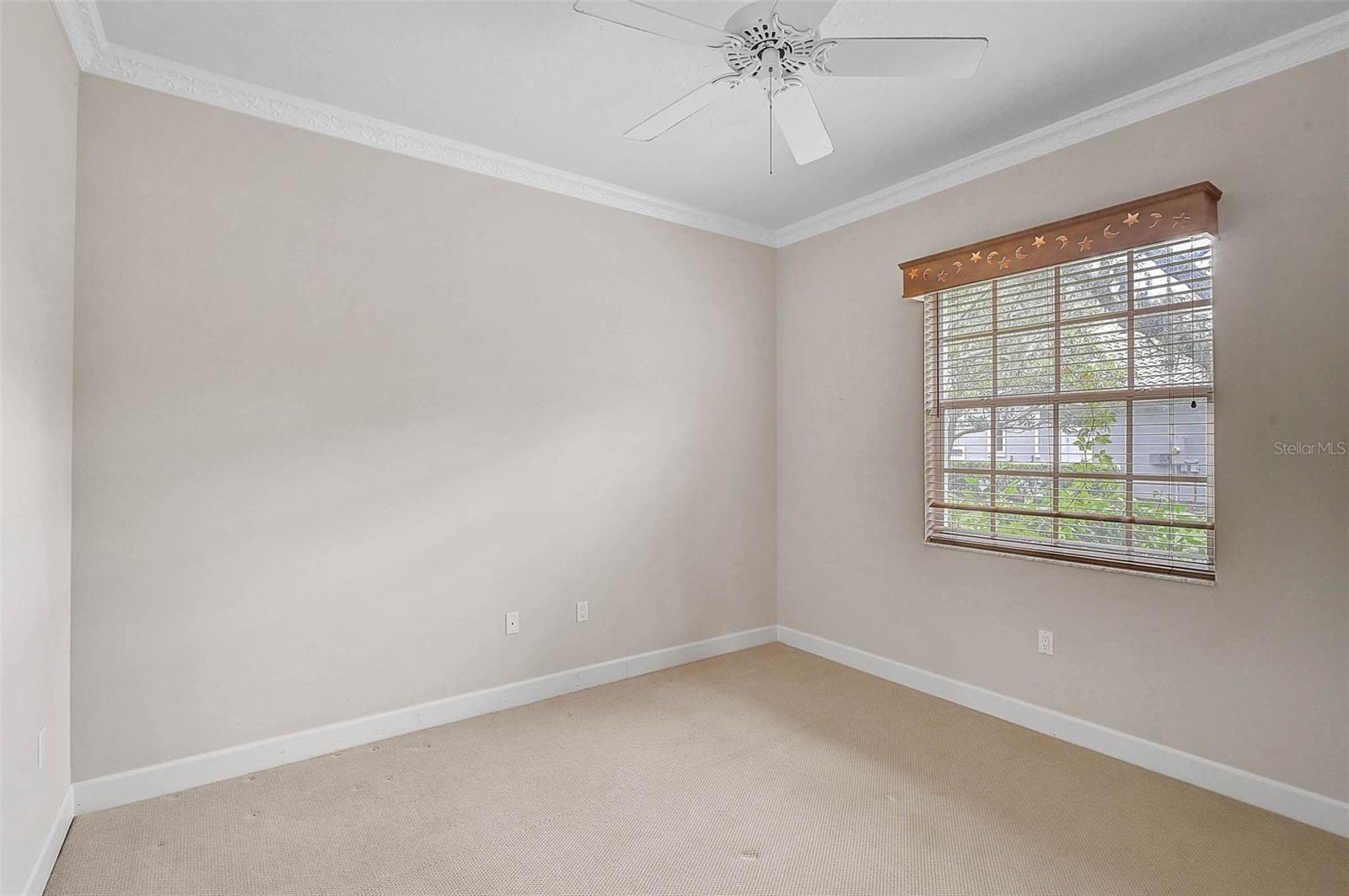 852 MACEWEN DR — photo 31