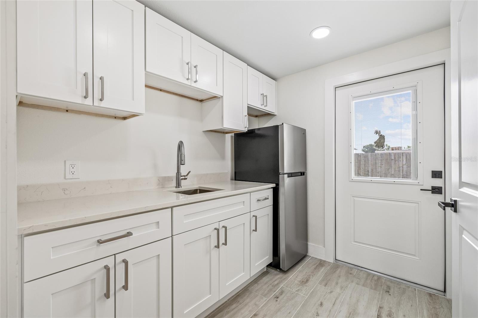 7311 N ARMENIA AVE — photo 31