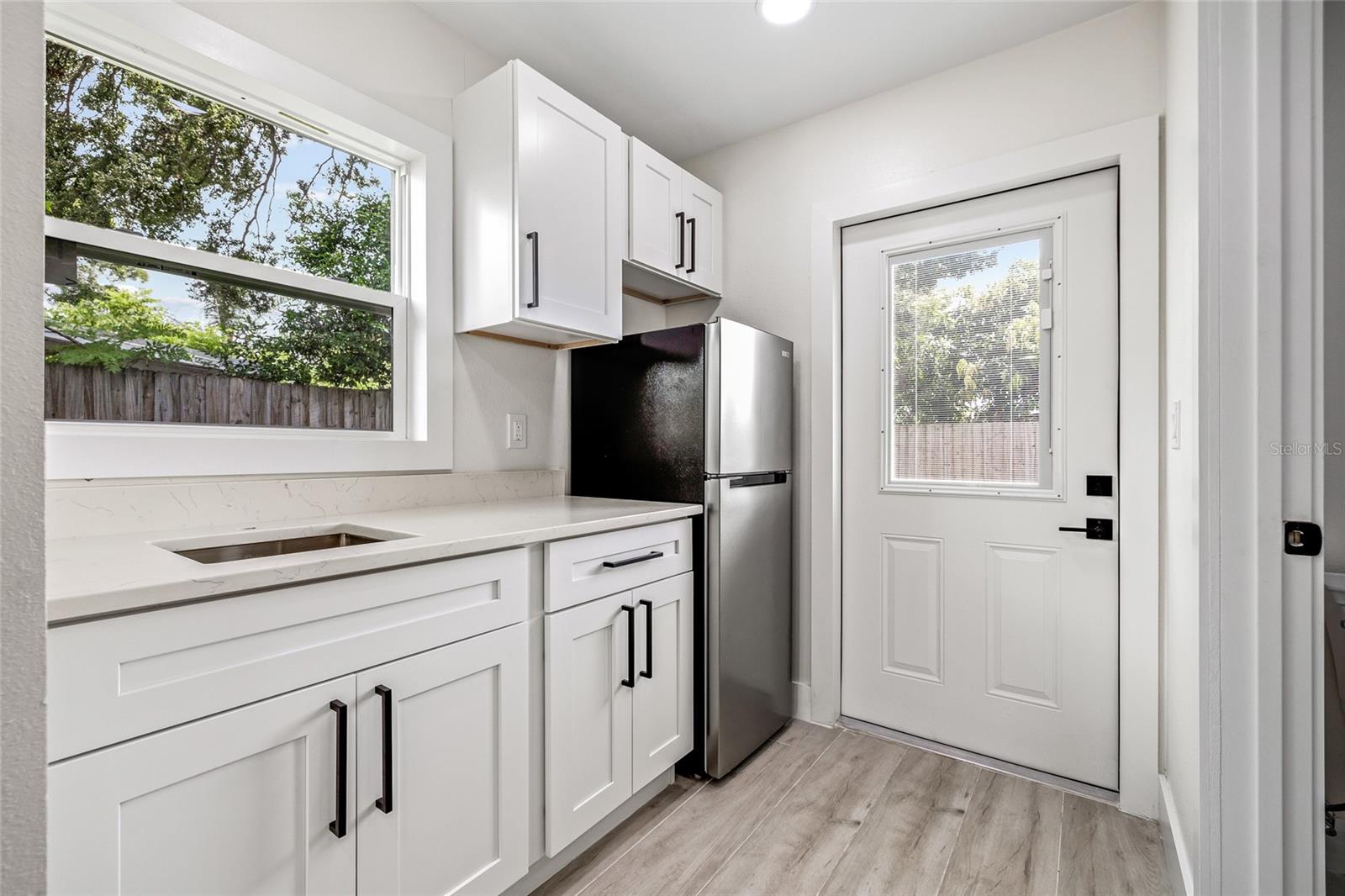 7311 N ARMENIA AVE — photo 43