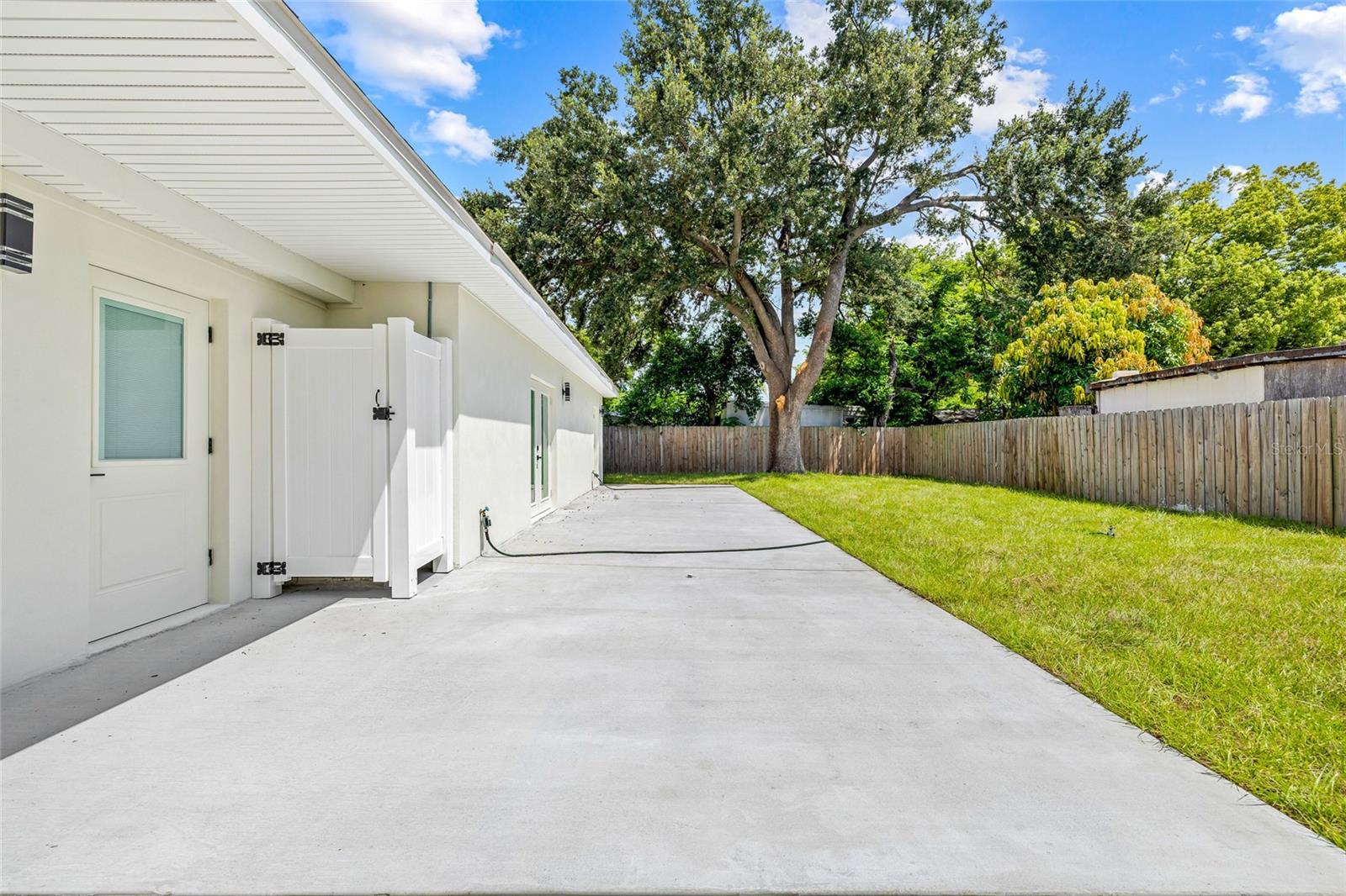 7311 N ARMENIA AVE — photo 51