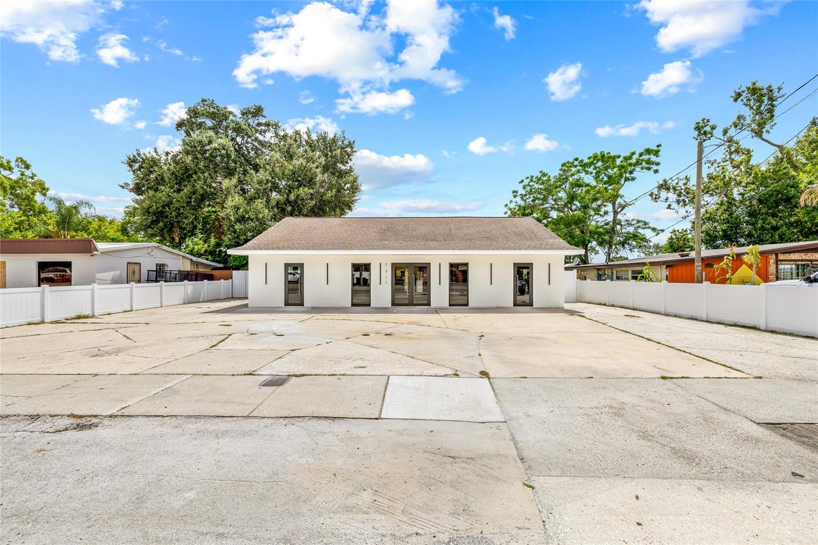 7311 N ARMENIA AVE — photo 3