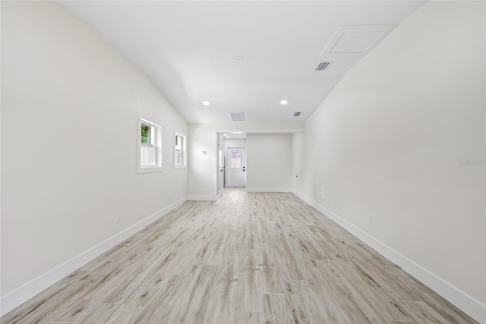 7311 N ARMENIA AVE — photo 37