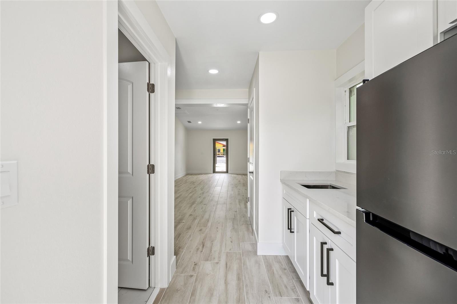 7311 N ARMENIA AVE — photo 47