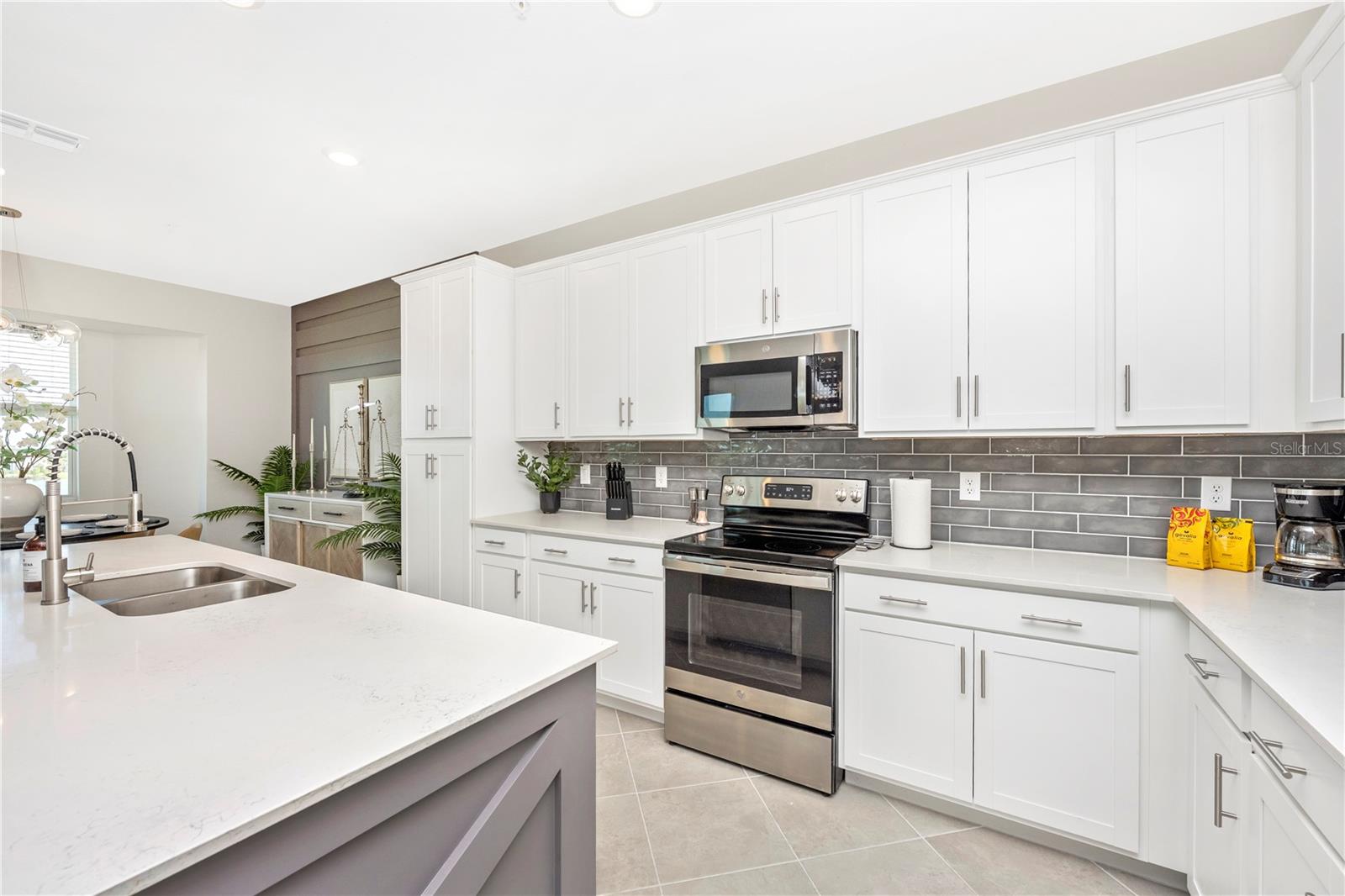 12140 WELLEN GOLF ST #401 — photo 5