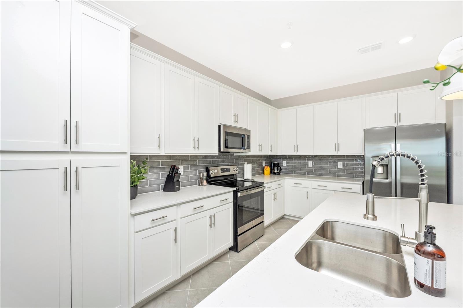 12140 WELLEN GOLF ST #401 — photo 4