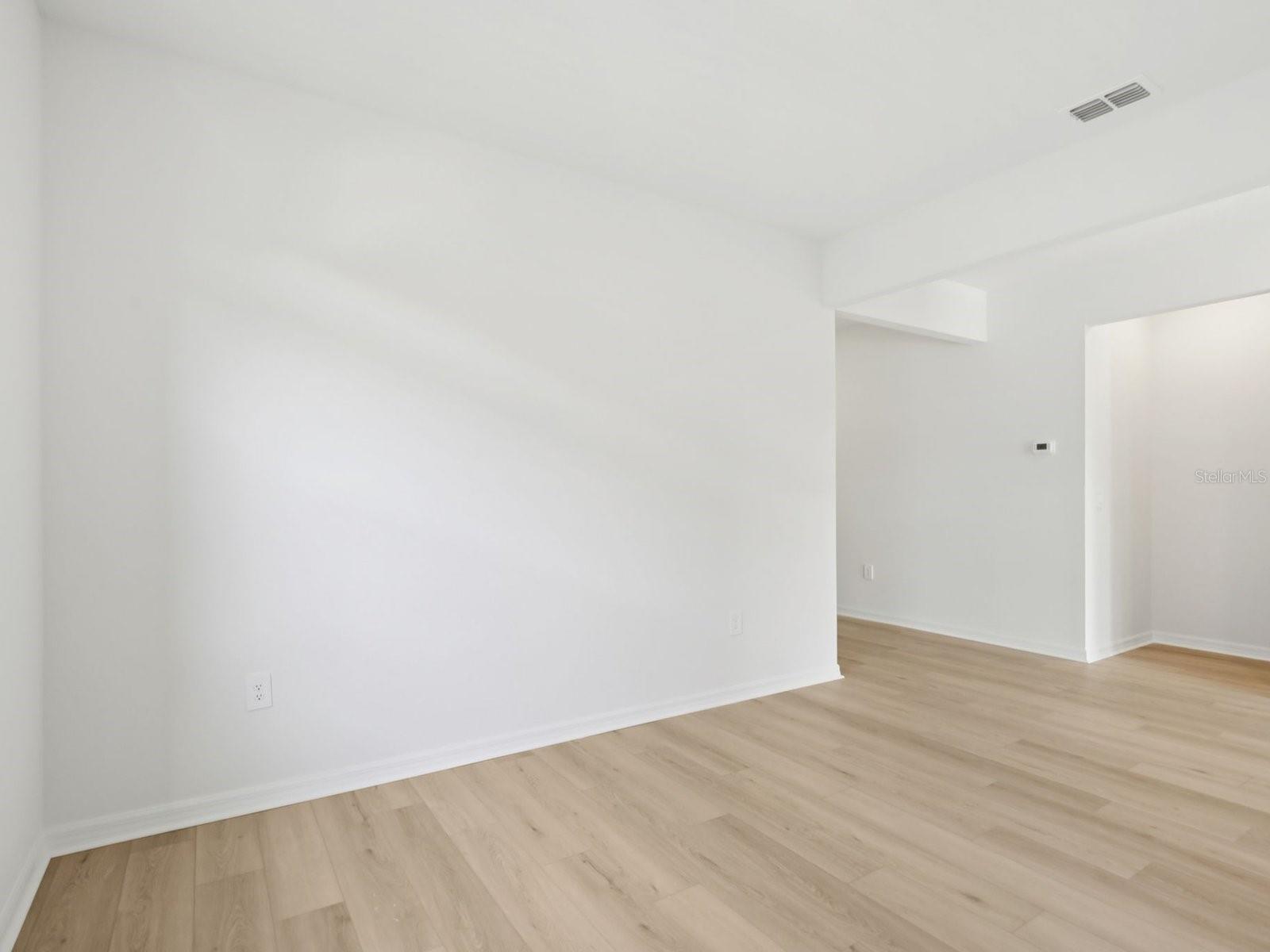 13315 SHELLMORE AVE — photo 9