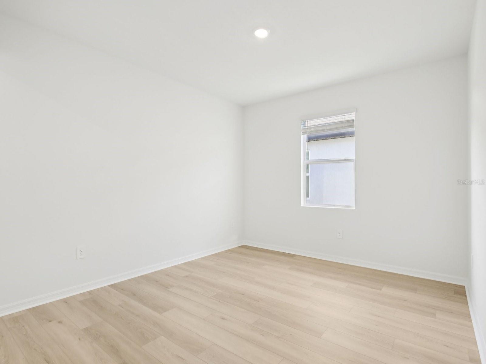 13315 SHELLMORE AVE — photo 8