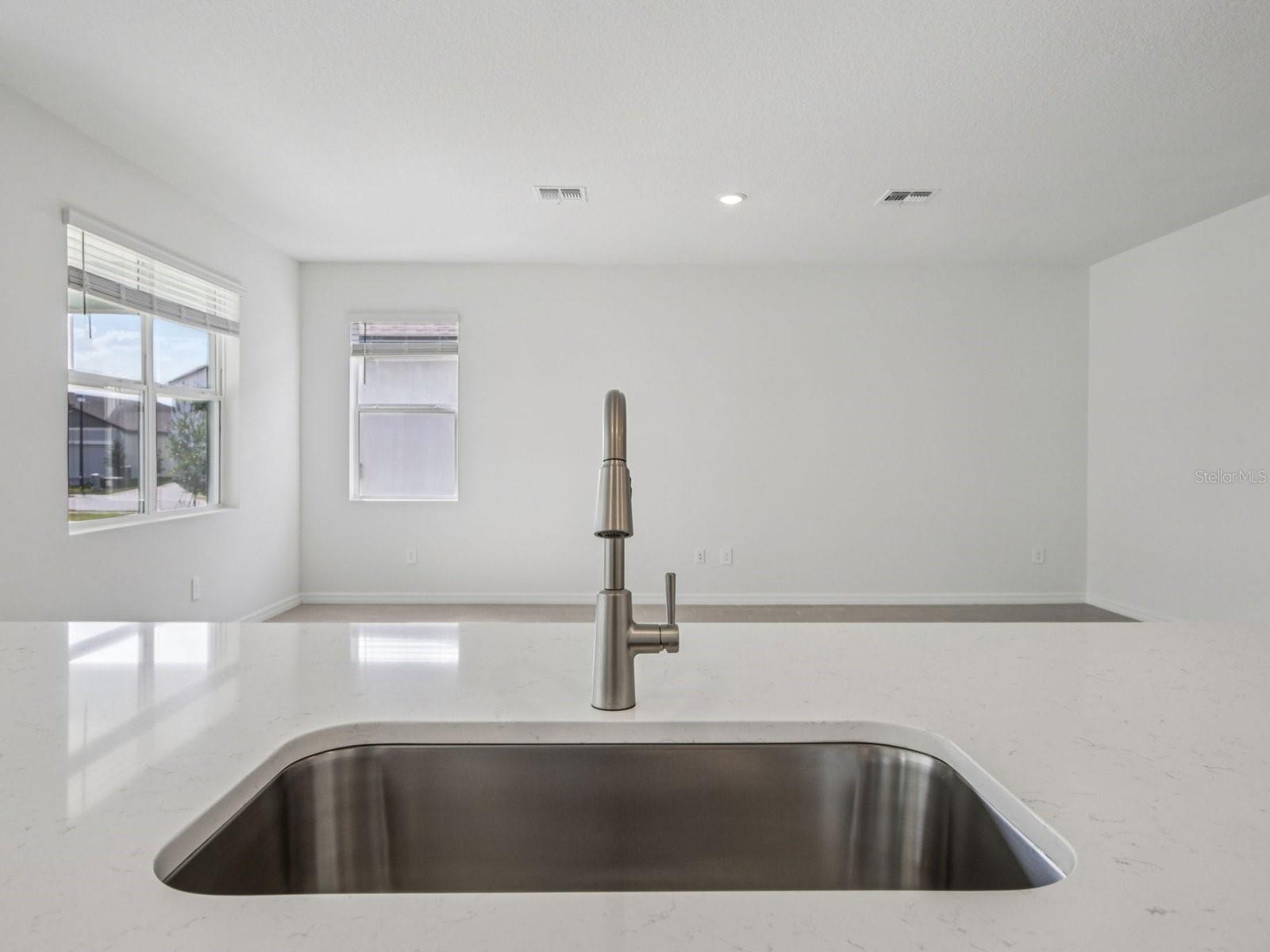 13310 SHELLMORE AVE — photo 14