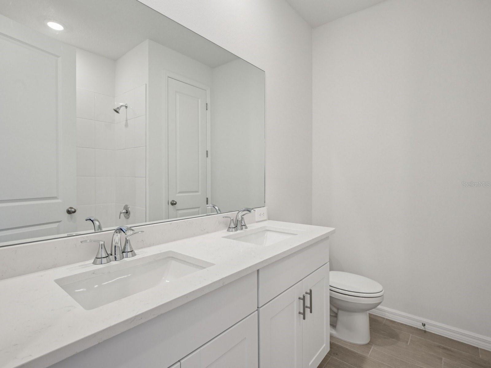 13310 SHELLMORE AVE — photo 24