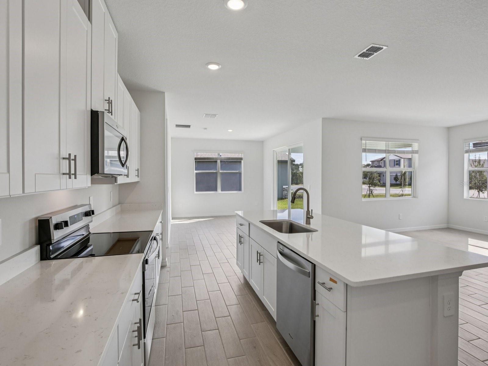 13310 SHELLMORE AVE — photo 18