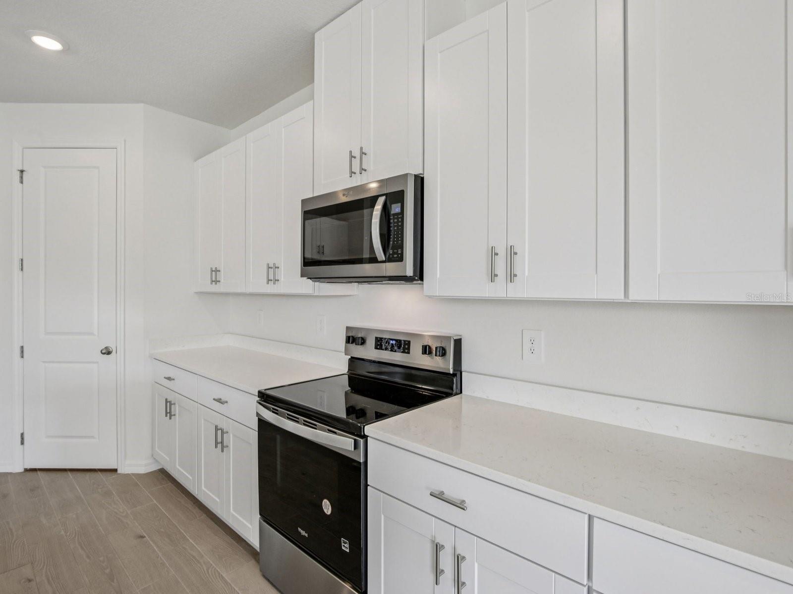13310 SHELLMORE AVE — photo 16