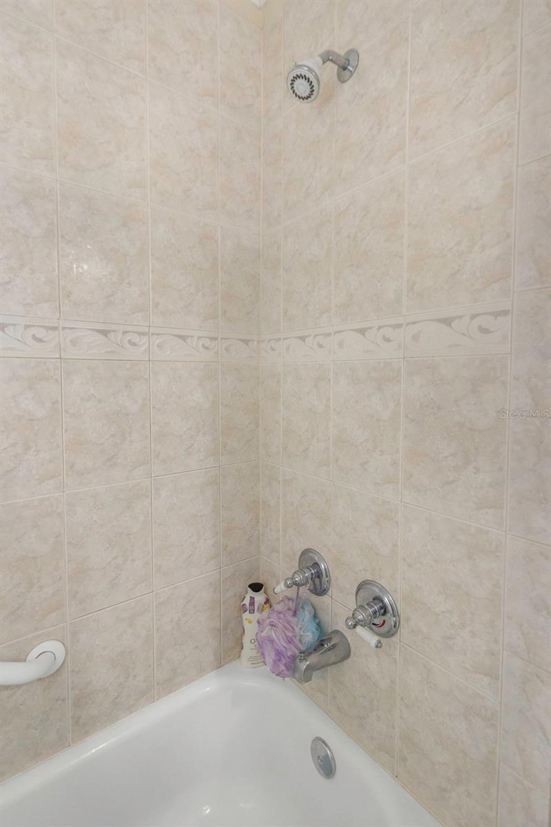 2001 GREENBRIAR BLVD #17 — photo 14