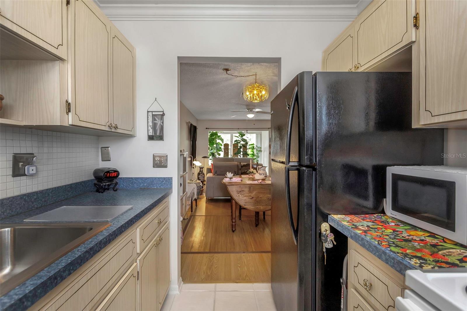 2001 GREENBRIAR BLVD #17 — photo 6
