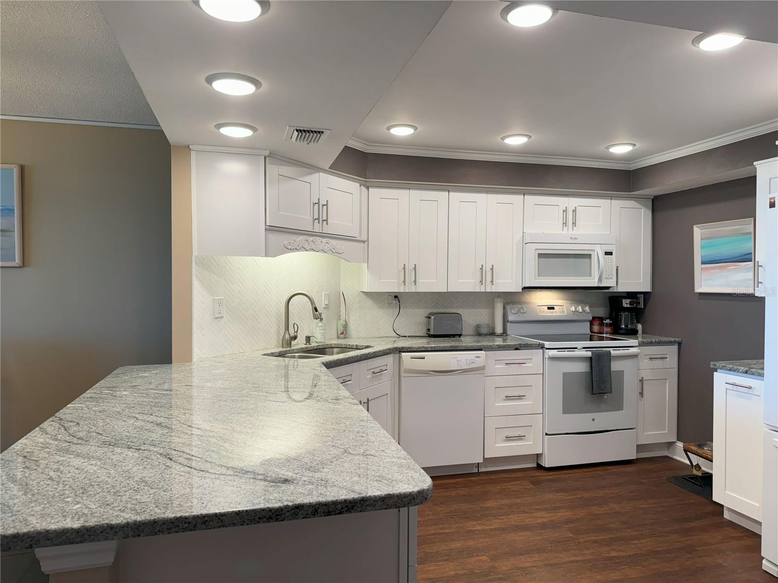 7400 SUN ISLAND DR S #603 — photo 6
