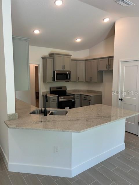 2968 TRAVERSE AVE — photo 5