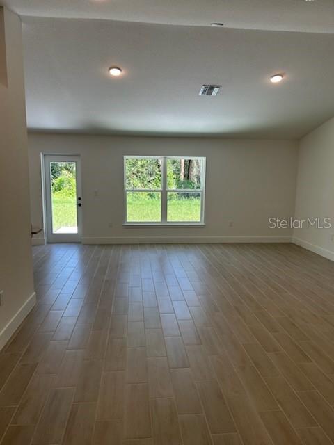 2968 TRAVERSE AVE — photo 2