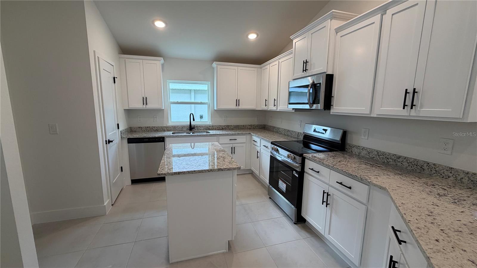 2683 AVERLAND LOOP — photo 3