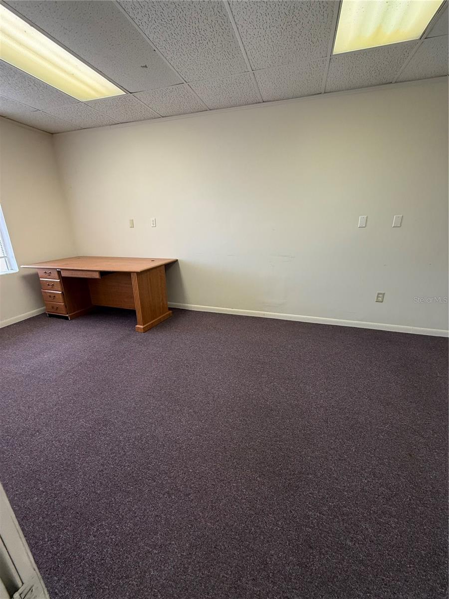 6736 COMMERCE AVE — photo 11