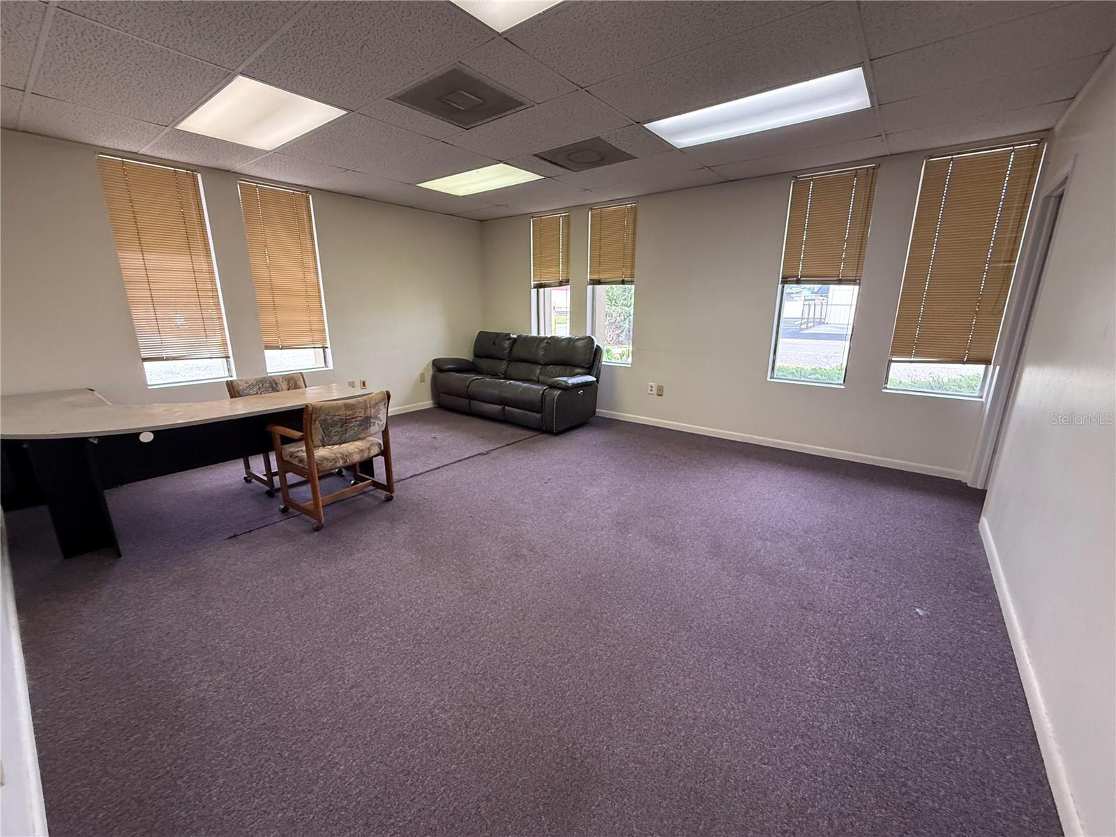 6736 COMMERCE AVE — photo 23