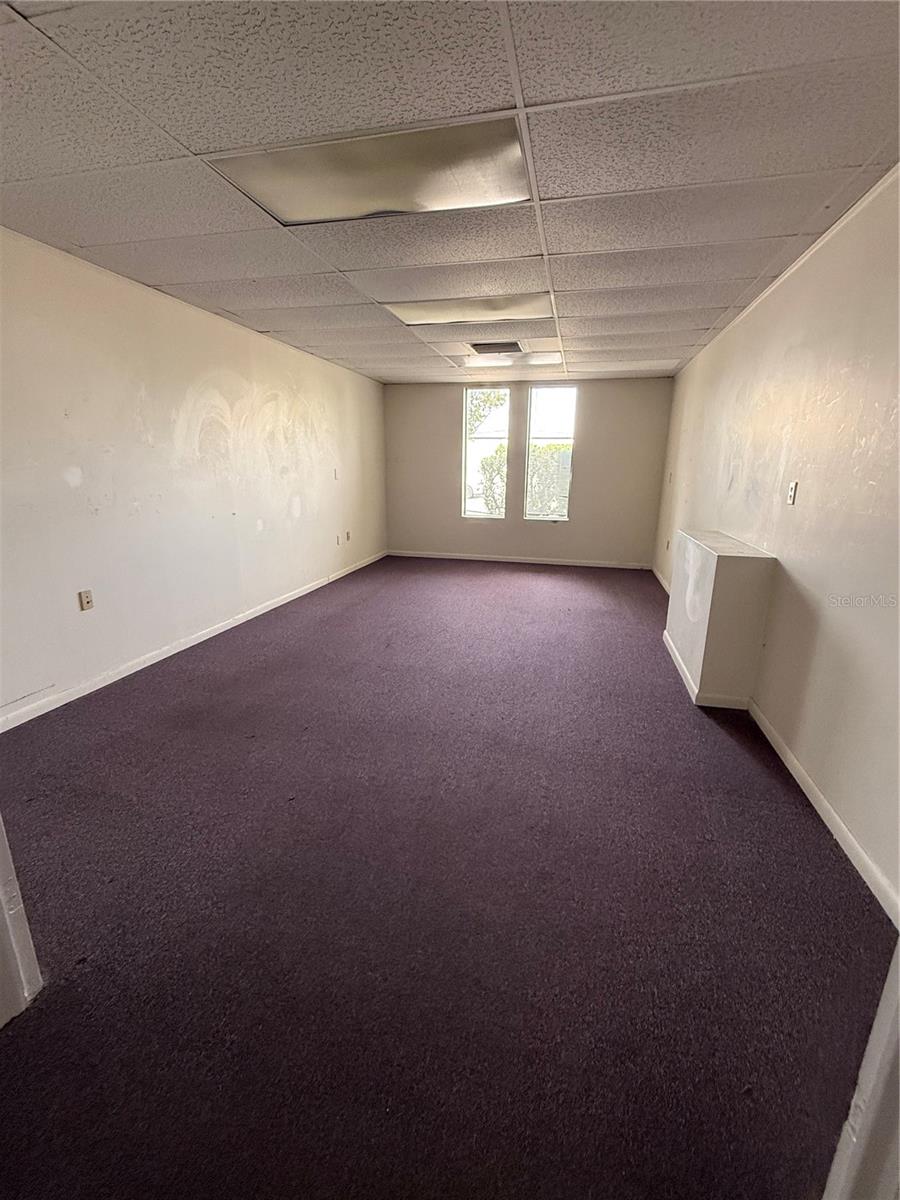 6736 COMMERCE AVE — photo 25