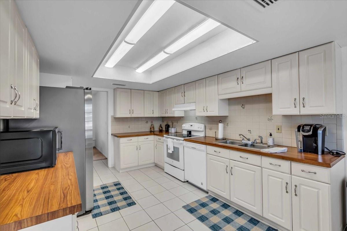 3816 ROYAL PALM DR — photo 21