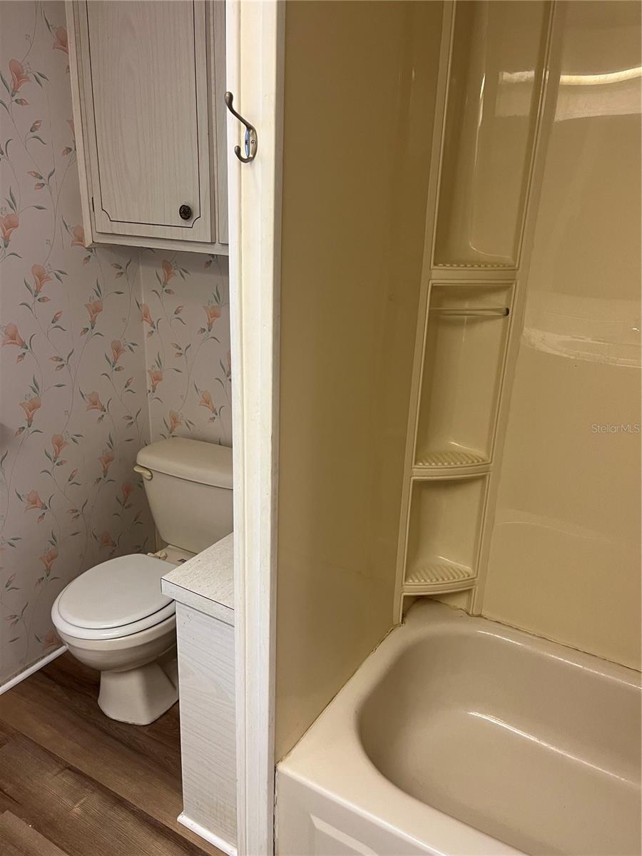 806 JOLANDA CIR — photo 31