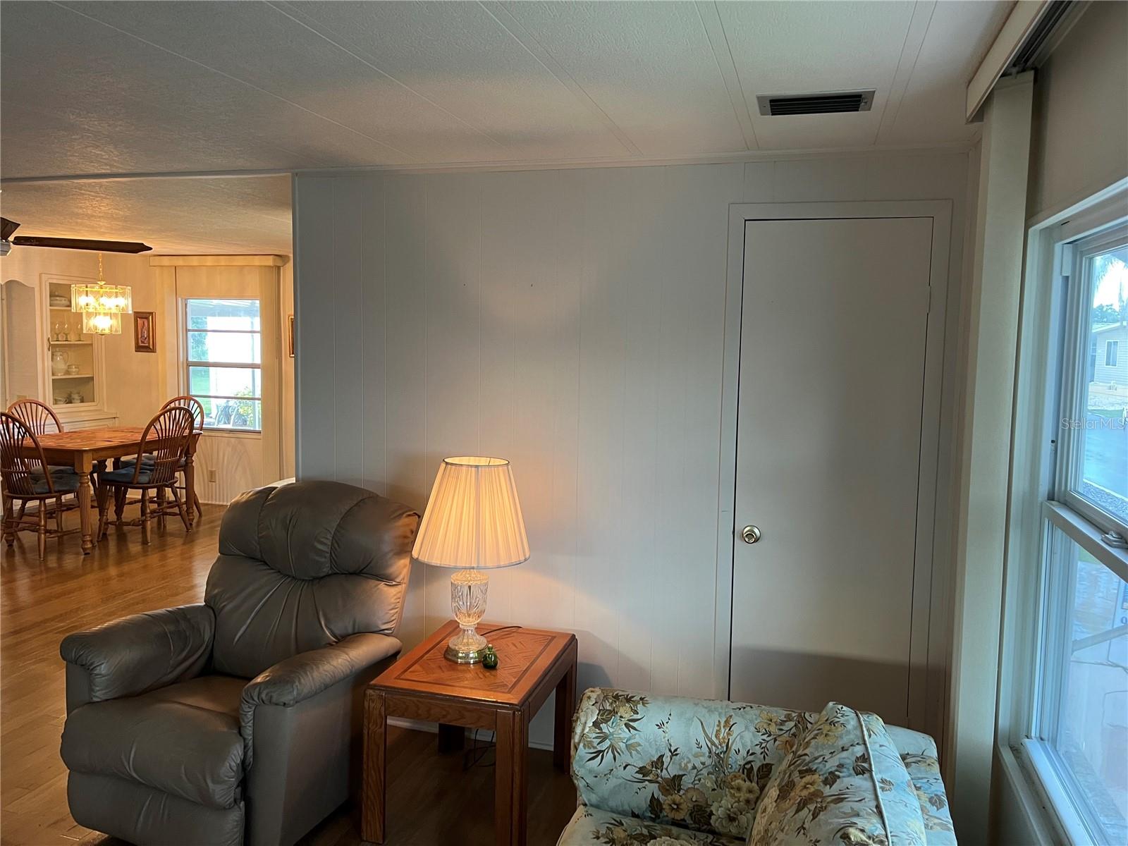 806 JOLANDA CIR — photo 12