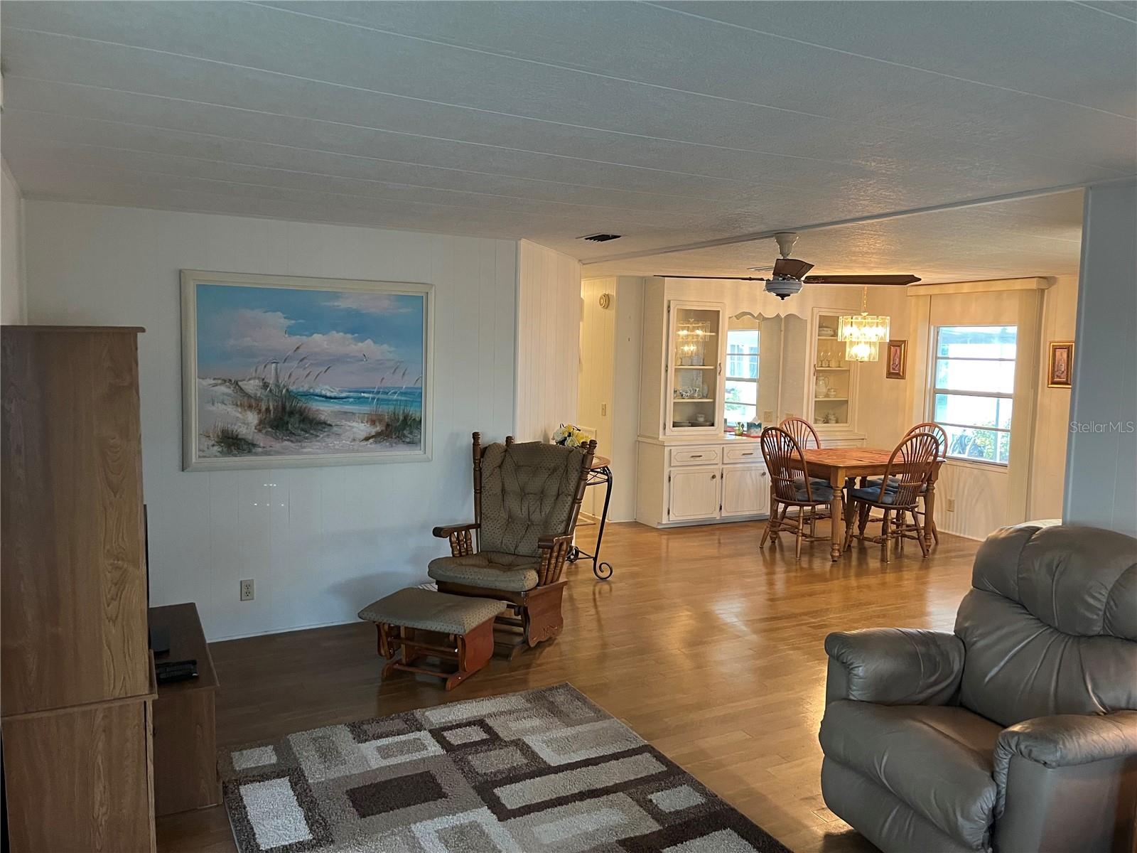 806 JOLANDA CIR — photo 11