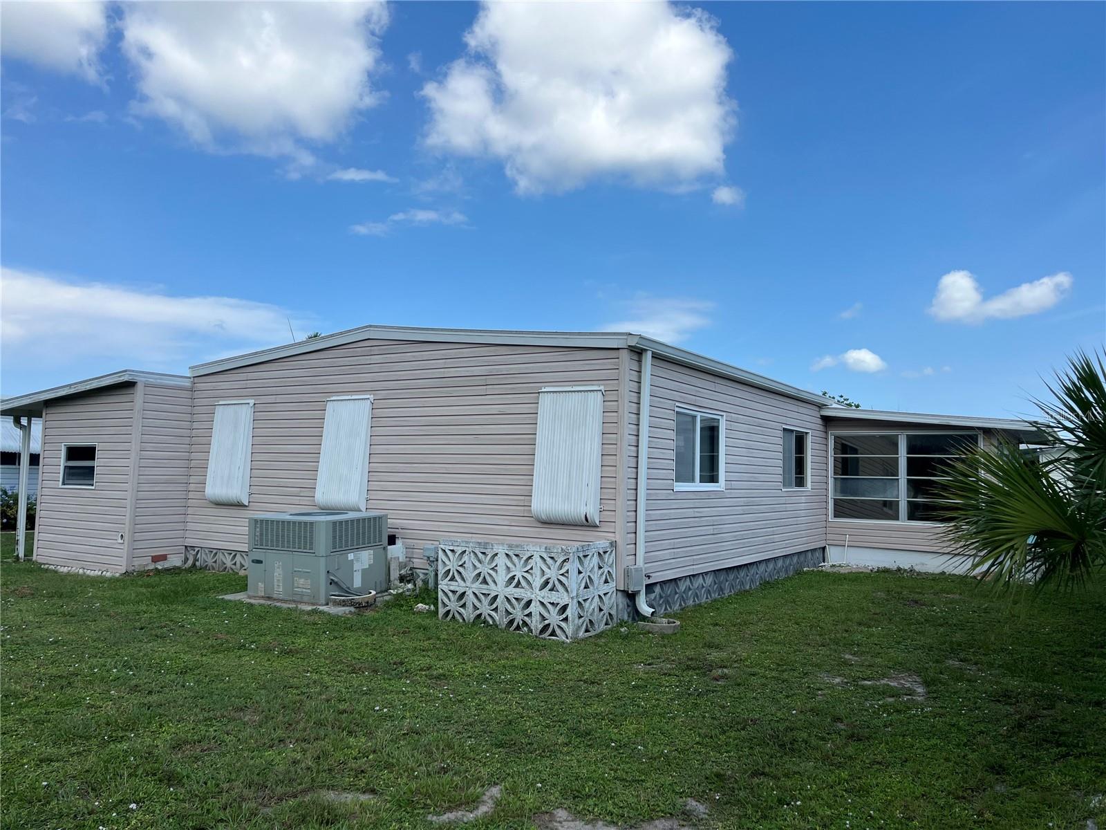 806 JOLANDA CIR — photo 3