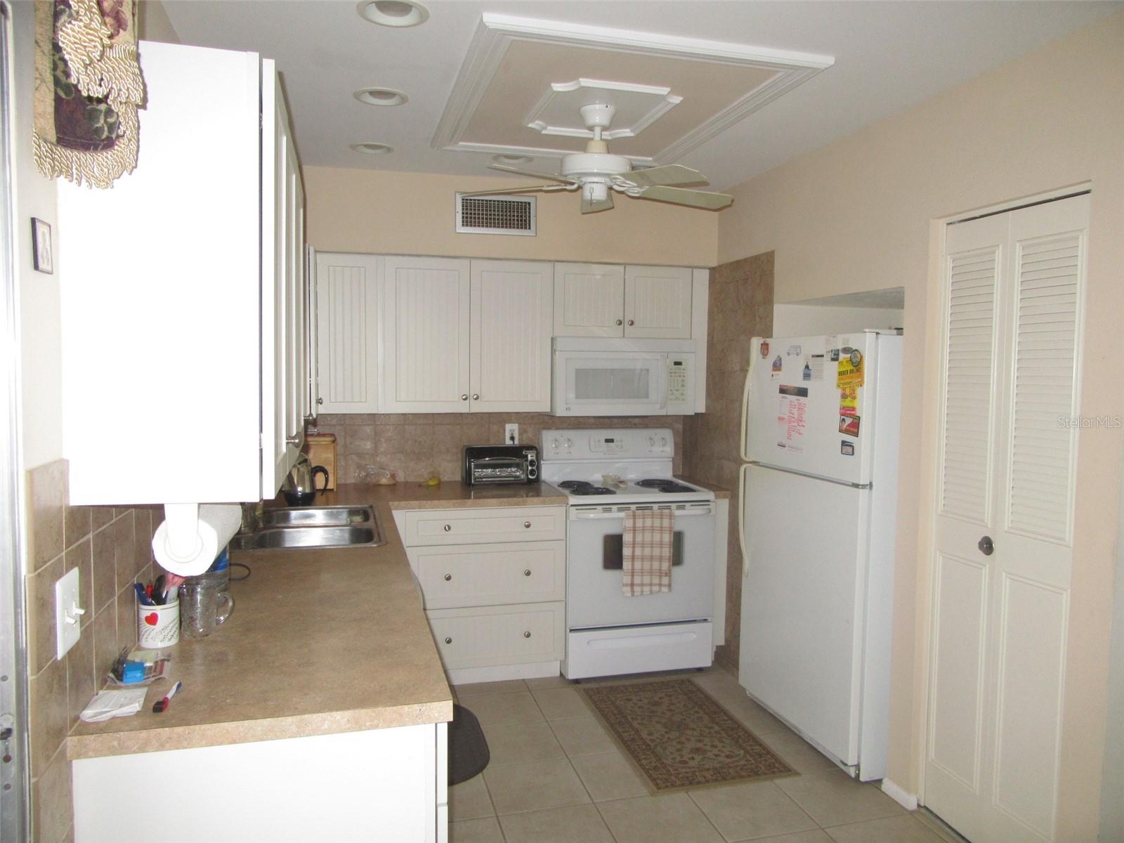8158 FAY AVE — photo 6