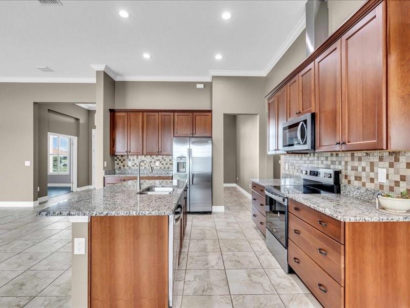5054 LAKE TOSCANA DR — photo 14