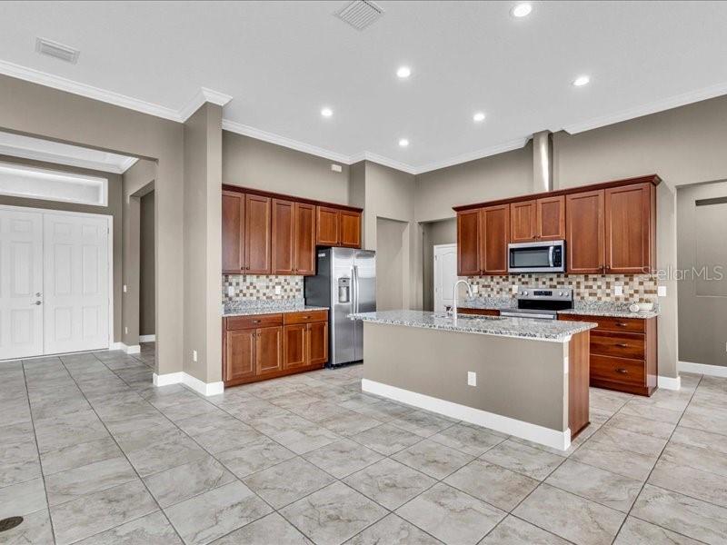 5054 LAKE TOSCANA DR — photo 17
