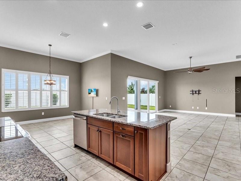 5054 LAKE TOSCANA DR — photo 15
