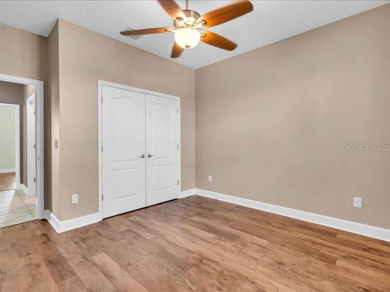 5054 LAKE TOSCANA DR — photo 28