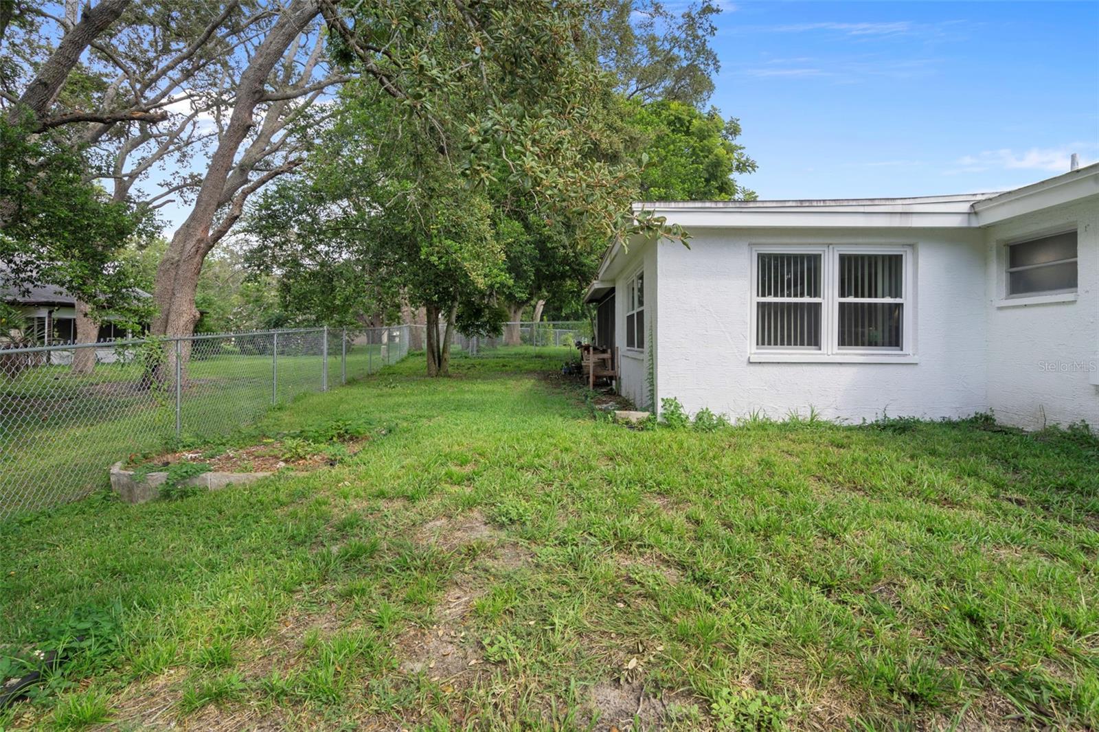 12514 COFFEE HILL ROW — photo 35