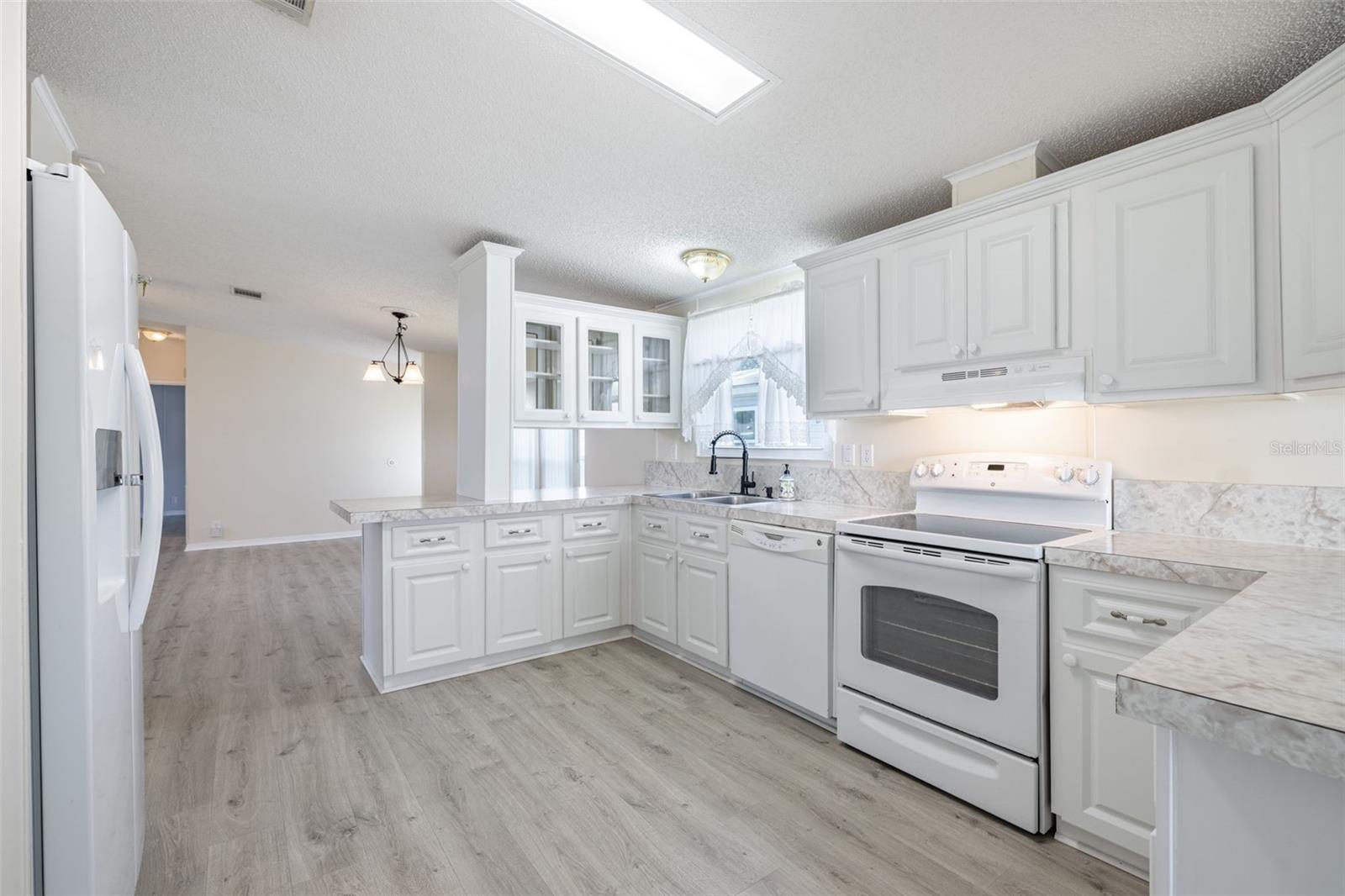 3111 SHORT LEAF ST — photo 16