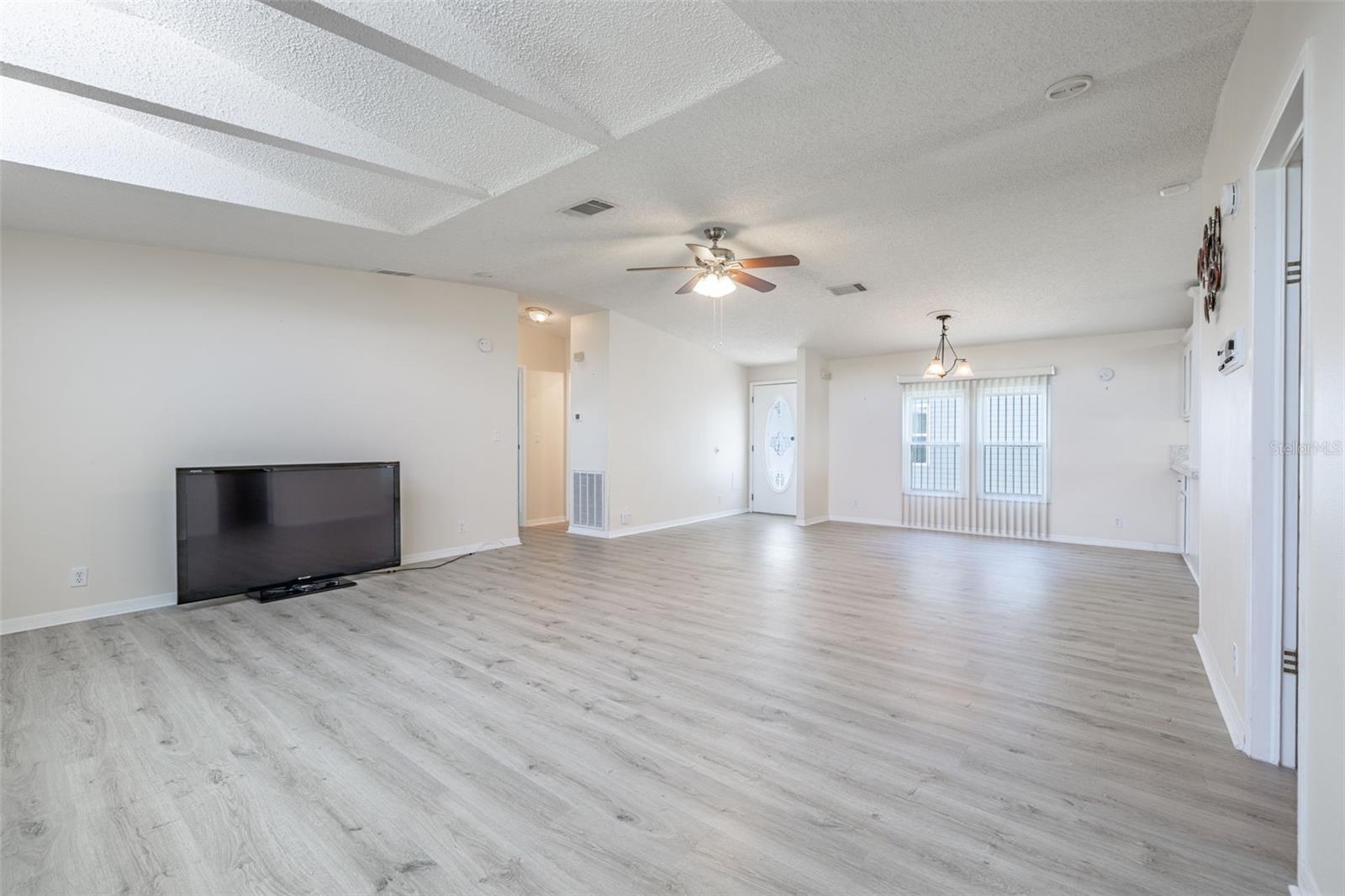 3111 SHORT LEAF ST — photo 11