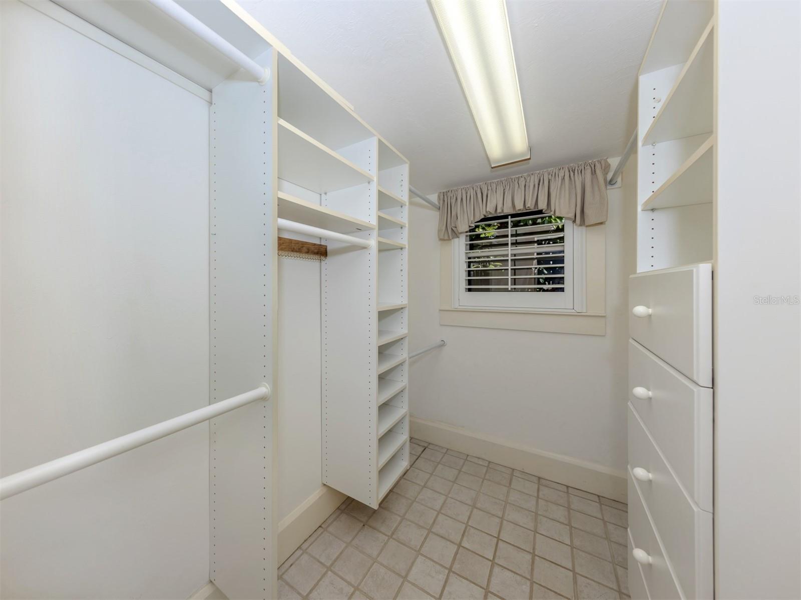 726 EAGLE POINT DR — photo 20