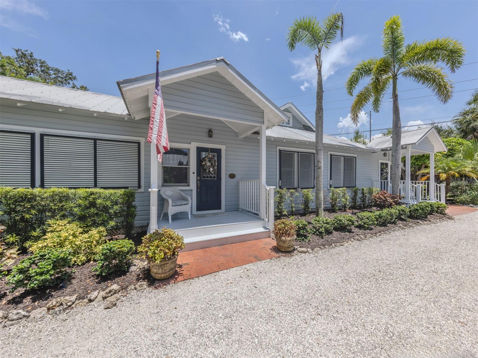 726 EAGLE POINT DR — photo 2