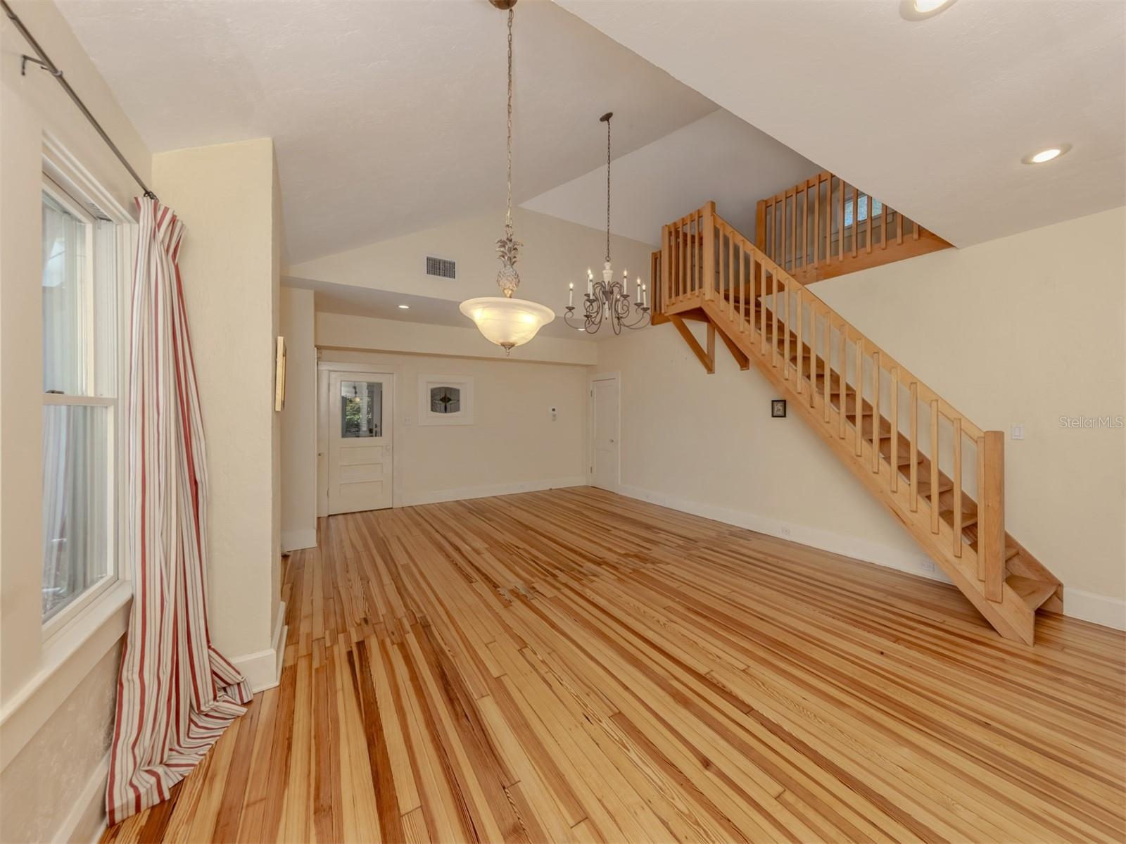 726 EAGLE POINT DR — photo 9