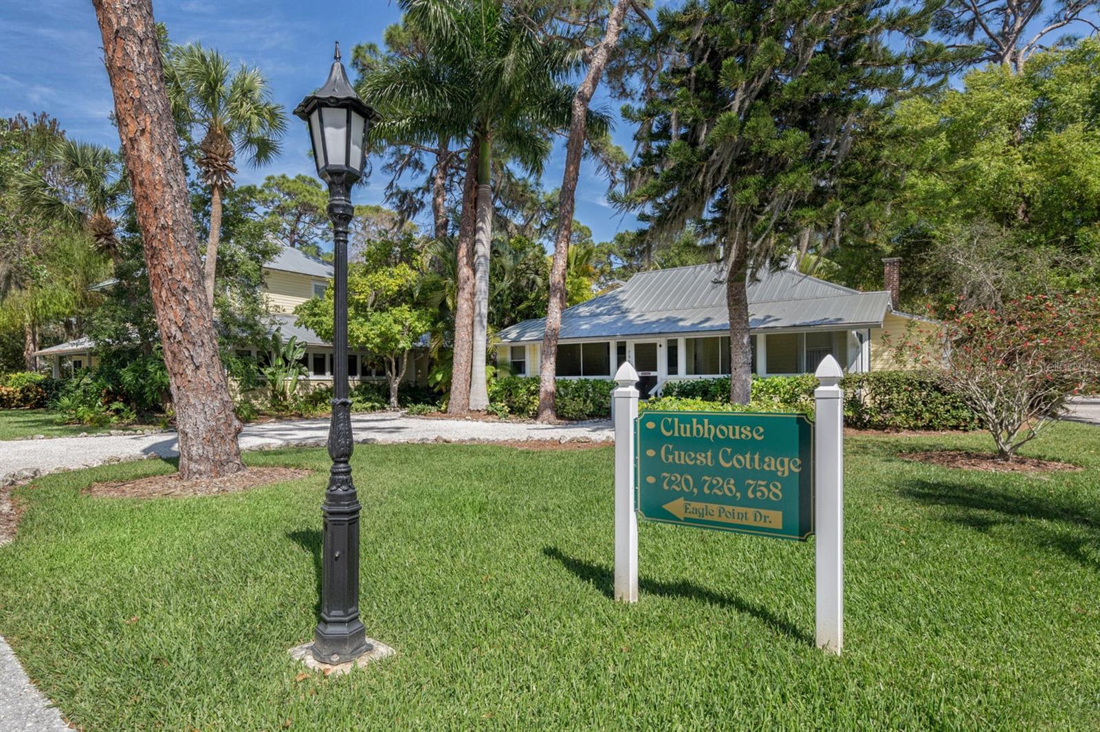 726 EAGLE POINT DR — photo 42