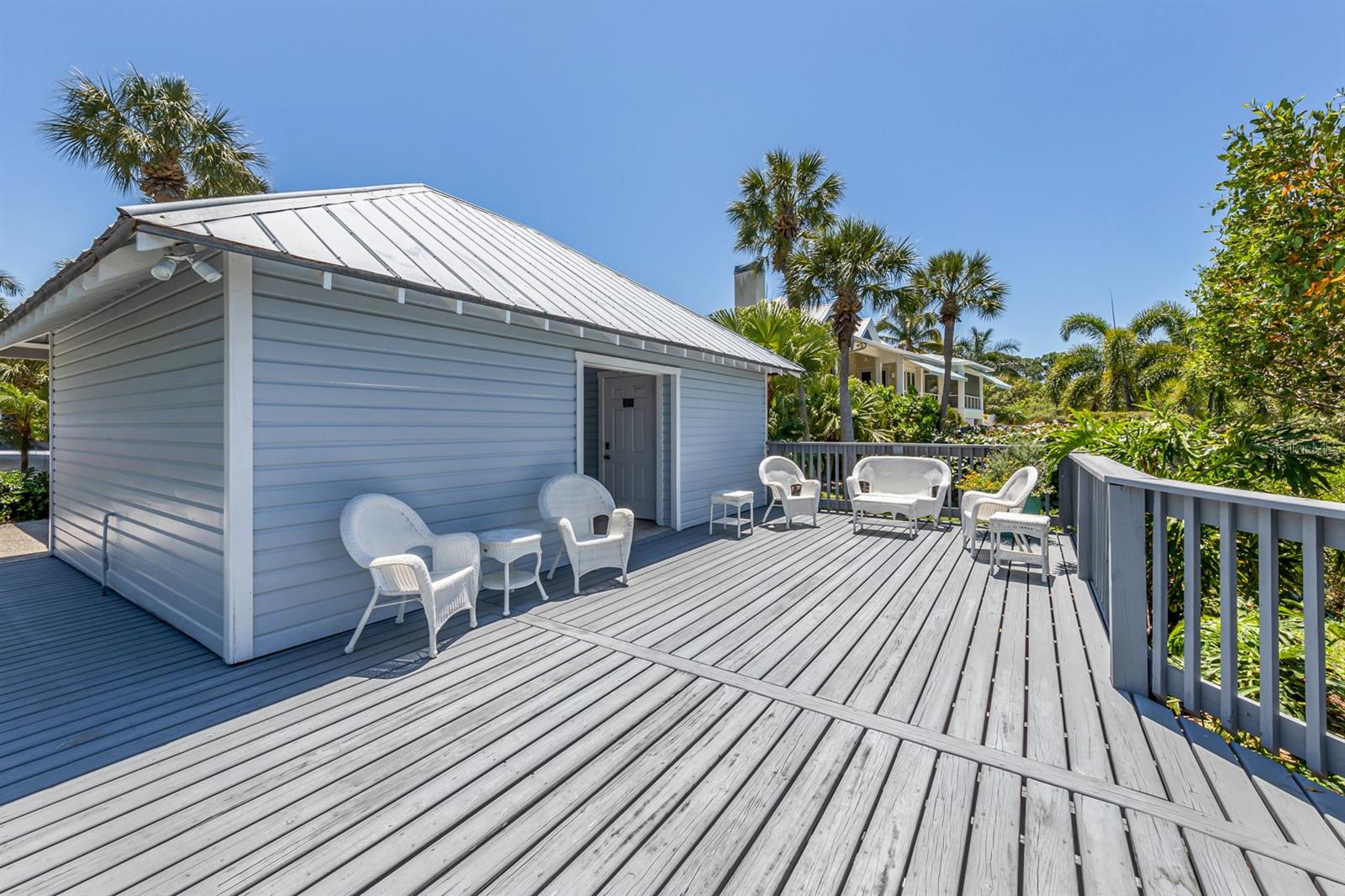 726 EAGLE POINT DR — photo 47
