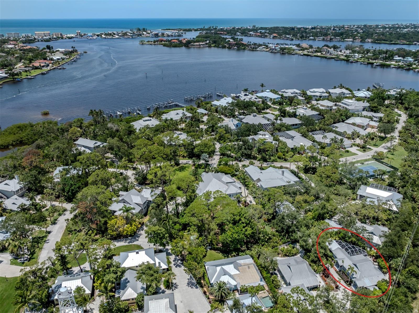 726 EAGLE POINT DR — photo 40