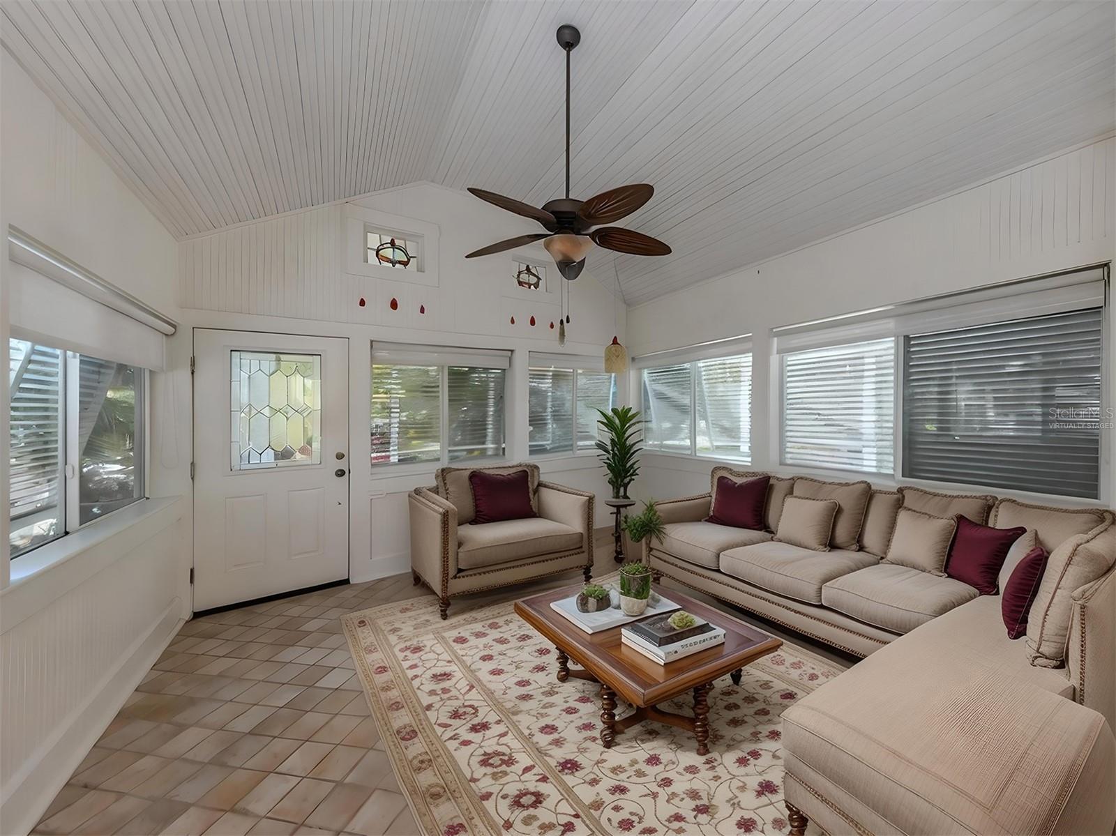 726 EAGLE POINT DR — photo 26